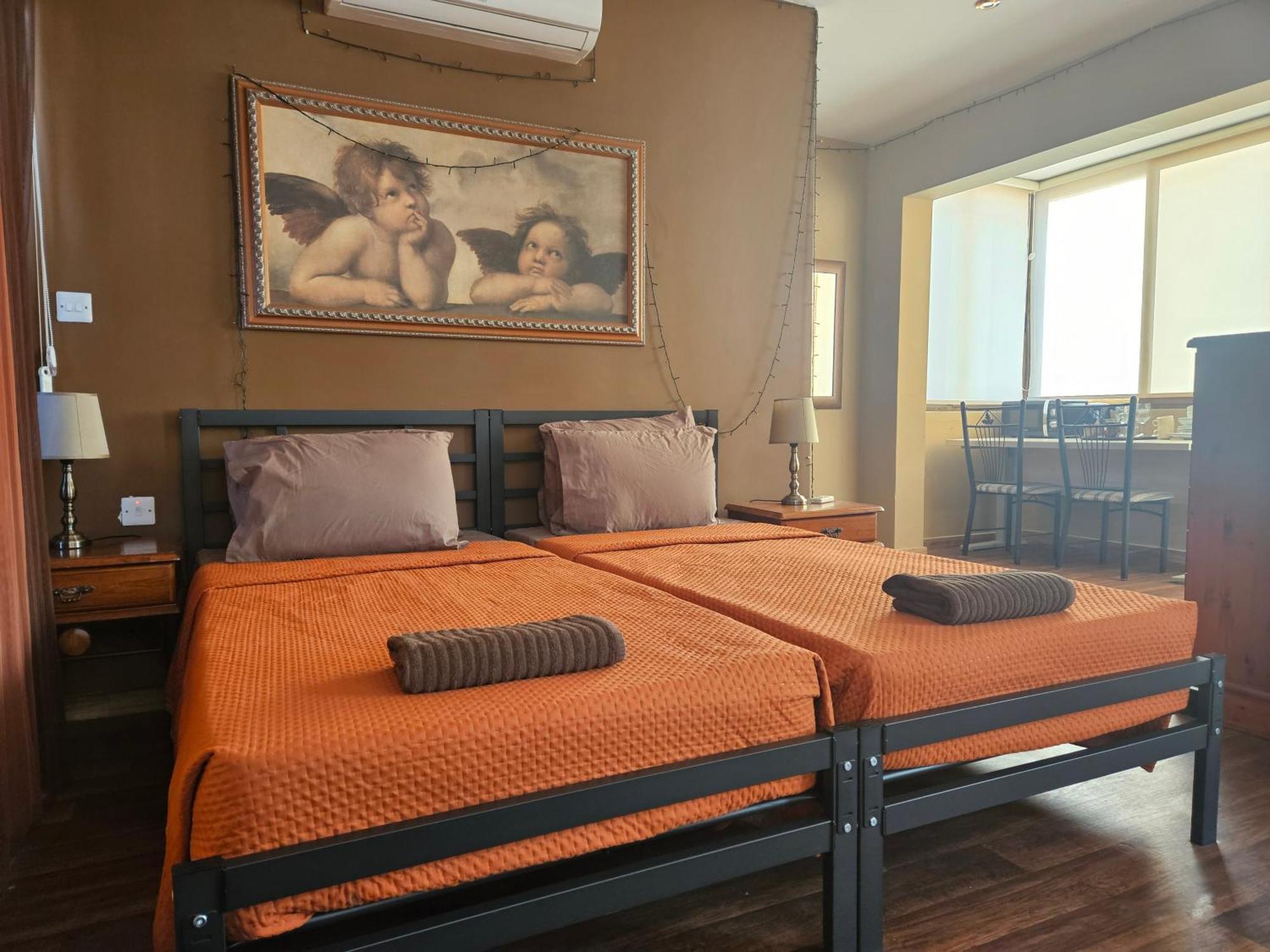 Lotus Guest House Malta Gzira 外观 照片